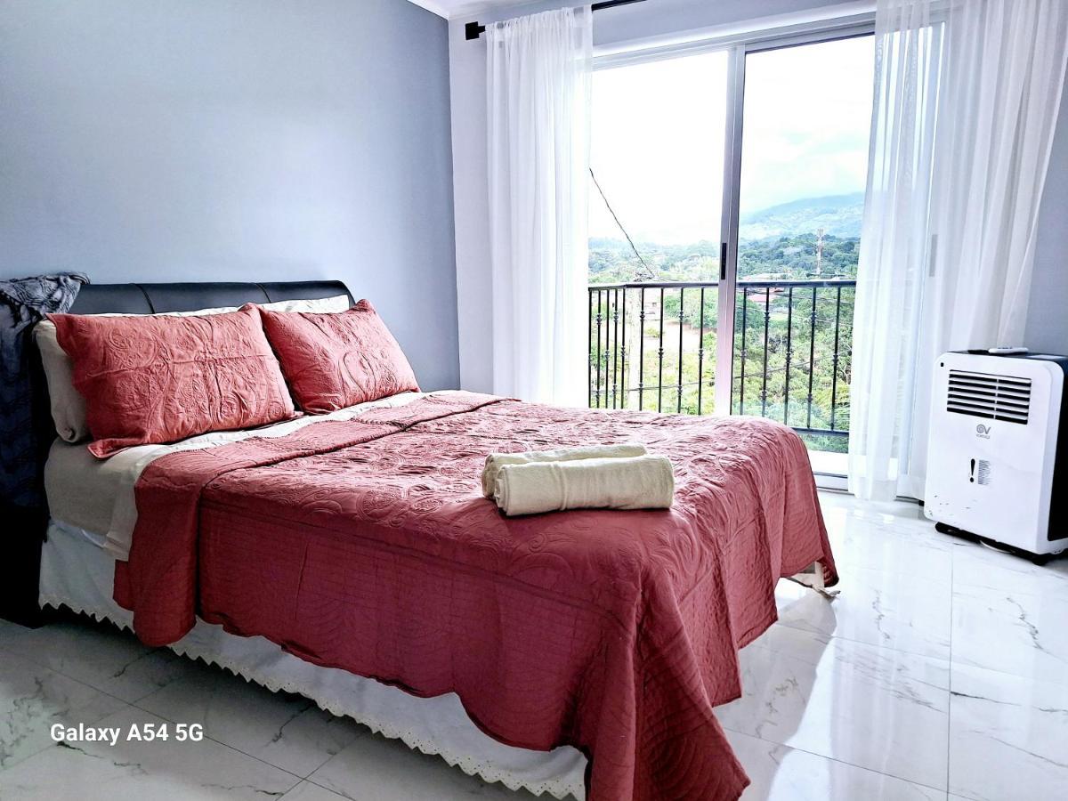 Hostel Victoria House San Isidro De El General Exteriér fotografie